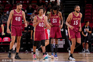 NBA官宣：76人违规罚款10万美元 恩比德赛前状态缺席却登场（NBA宣布对76人罚款10万美元：恩比德赛前标注缺席仍上场）