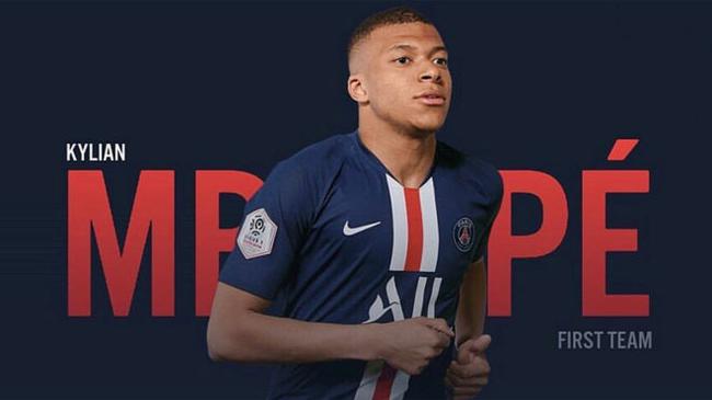 给爷整笑了，曼奇尼假意亲吻布鲁马多，将布鲁马多逗笑（曼奇尼作势亲吻布鲁马多，逗得布鲁马多当场大笑）