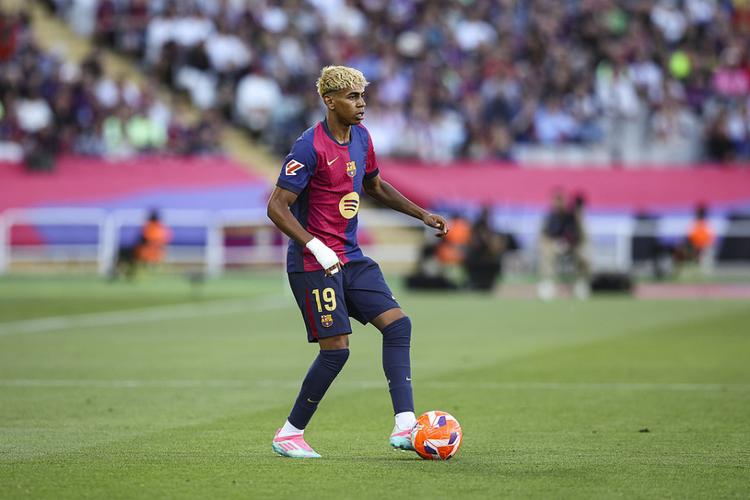 每体：桑托斯欠290万欧无力偿还，巴萨或借此机会锁定苏扎（每体：桑托斯拖欠290万欧难偿，巴萨或趁机锁定苏扎）