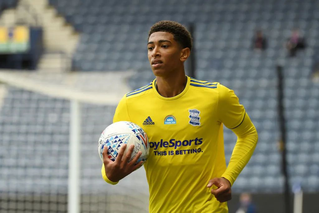 迈克·布朗：哈特整晚防字母哥都非常拼，唐斯进攻篮板很关键