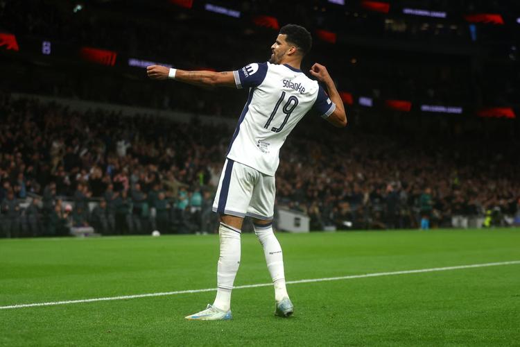 成都蓉城连战连捷成为黑马（成都蓉城高歌猛进崛起为黑马）