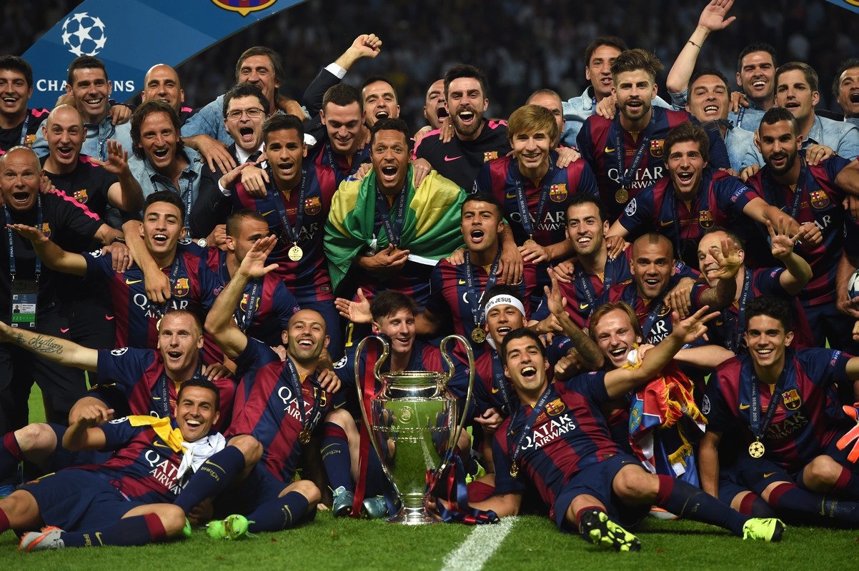 上海海港足球俱乐部举行2025赛季出征仪式（上海海港开启2025赛季征程，出征仪式启幕）