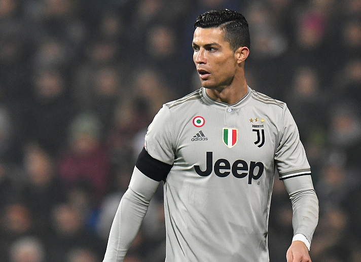 门将倒地的瞬间，一切都晚了（门将倒下的一刻，一切为时已晚）