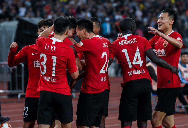 津媒：足协可能在2026年元旦之前给国足主帅邵佳一安排见面会（津媒称：足协或于2026年元旦前为国足主帅邵佳一举行见面会）