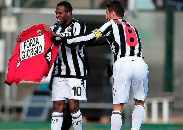 罗马诺：埃及小将渴望加盟巴萨，但因母队索要高额转会费受阻（罗马诺：埃及新星愿投巴萨，母队高额要价令转会受阻）