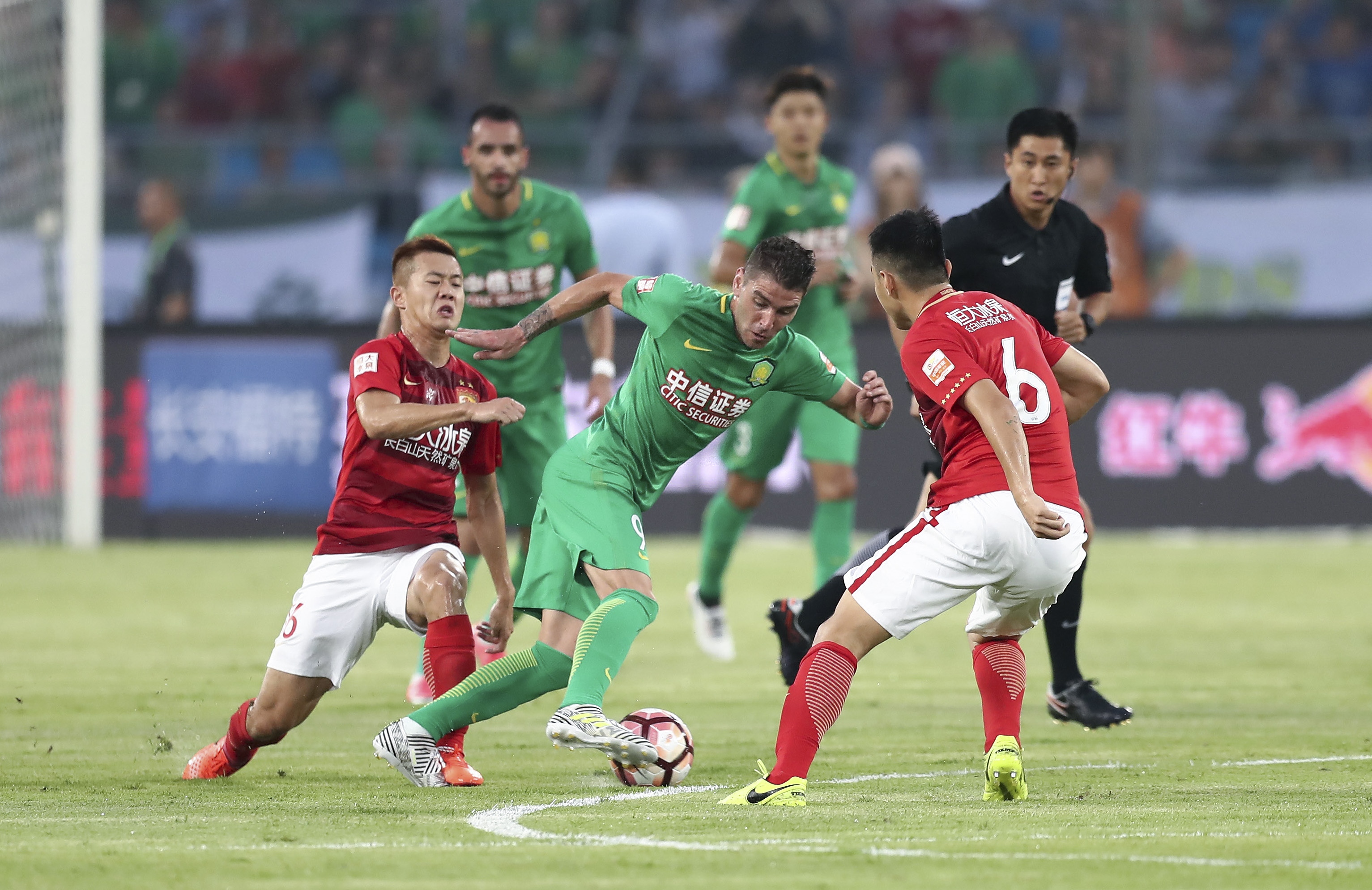 美记：经历上次失败后篮网已放弃吸引巨星，目前专注于选秀（美媒：上次折戟后篮网不再追逐巨星，改以选秀为重）